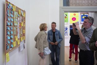 Thomas Kaestle (rechts), Kulturjournalist und Mitglied der Kunstkommission des Lüneburgischen Landschaftsverbandes von 2020 bis 2025.