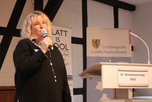 Die stellvertretende Landrätin Tatjana Bautsch hieß die Teilnehmenden "op Platt" im Heidekreis willkommen© Inga Seba-Eichert
