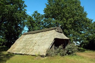 Außenschafstall in der Lüneburger Heide © Christian Wiegand