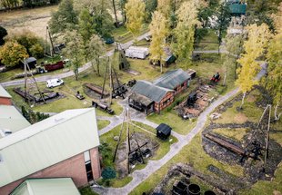 Das Außengelände des Deutschen Erdölmuseums Wietze © Maike Simon Das Außengelände des Deutschen Erdölmuseums Wietze © Maike Simon