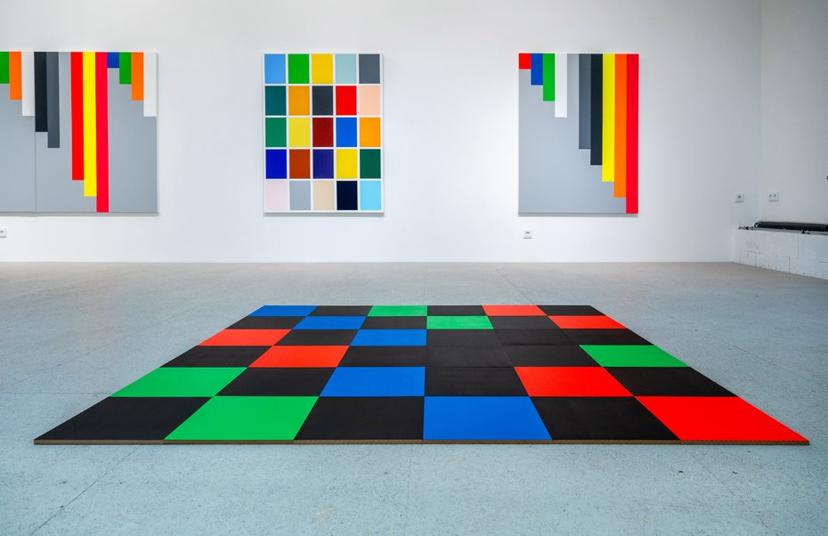 Ausstellungsansicht "Out of Office" © Hans-Jürgen Wege